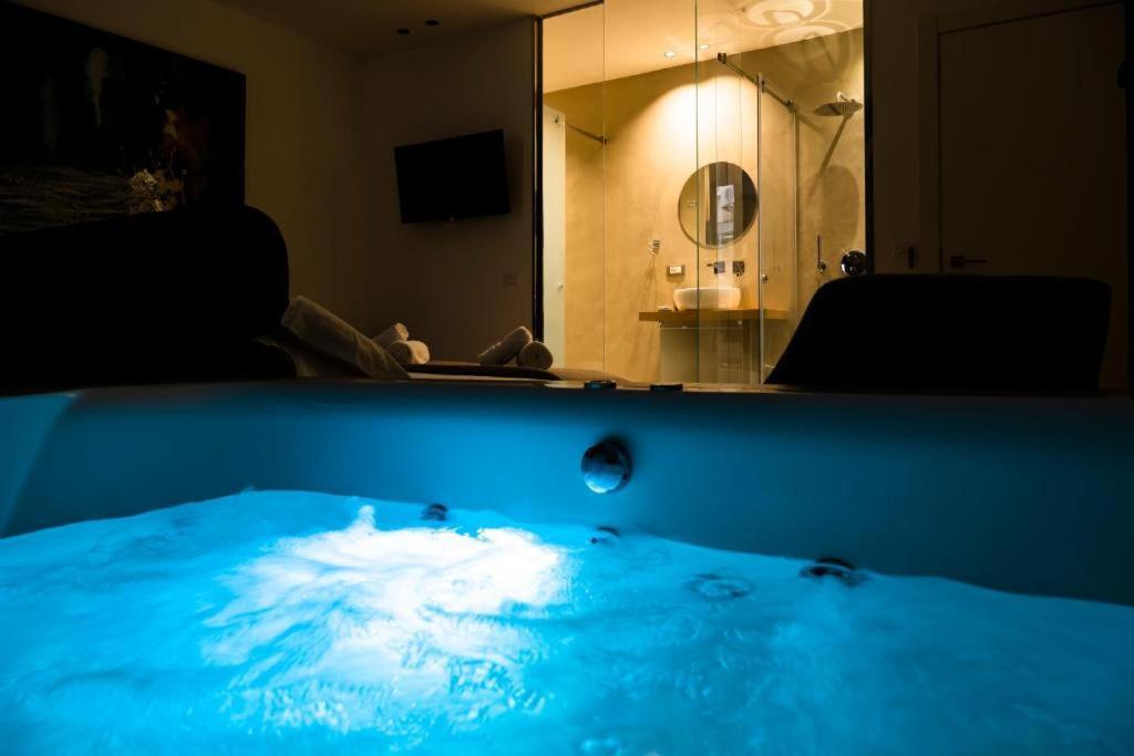 Maximum Hub Suite&Spa Palermo Exterior photo