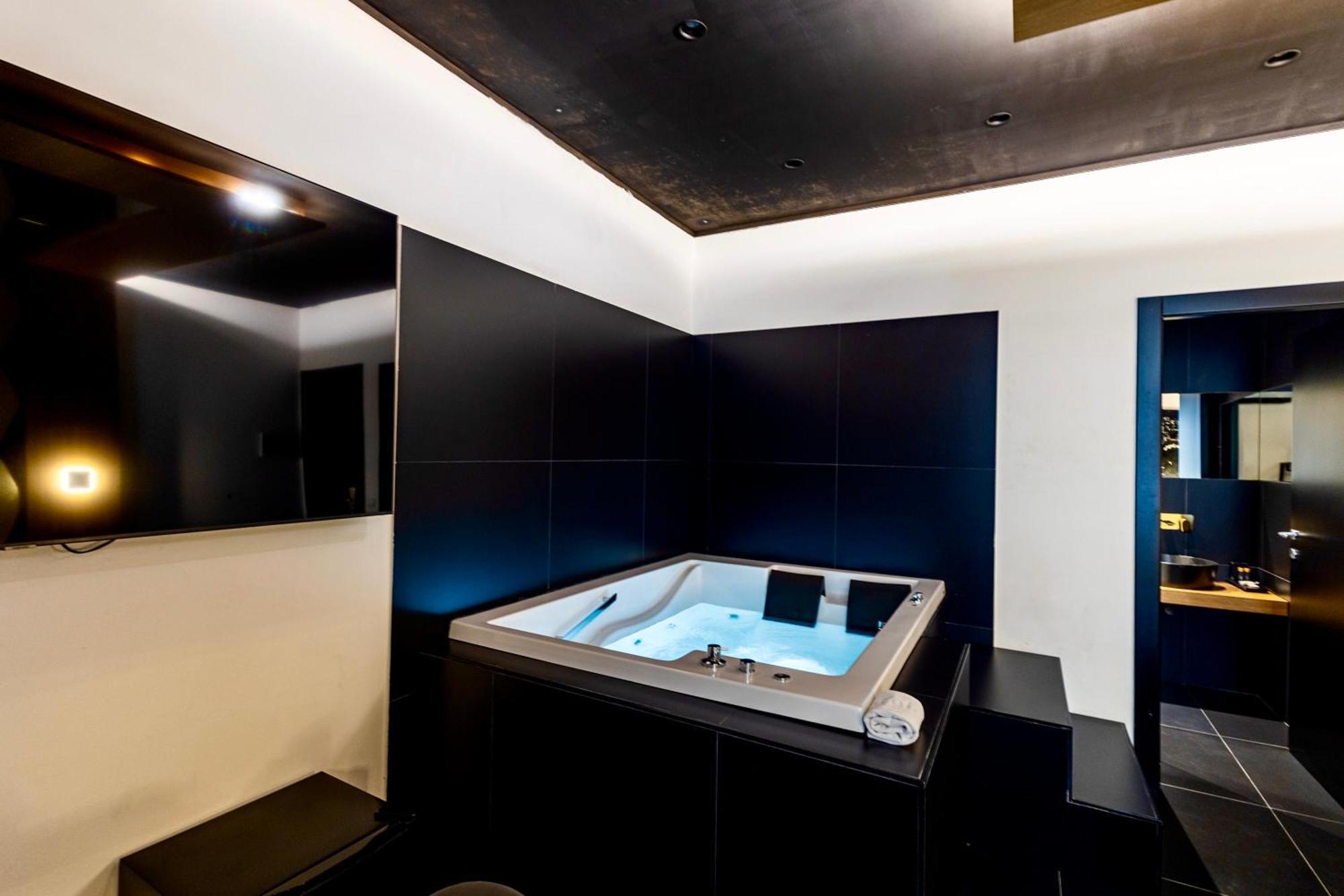 Maximum Hub Suite&Spa Palermo Exterior photo