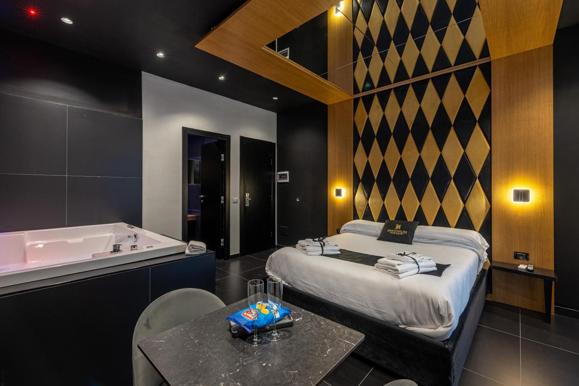 Maximum Hub Suite&Spa Palermo Exterior photo